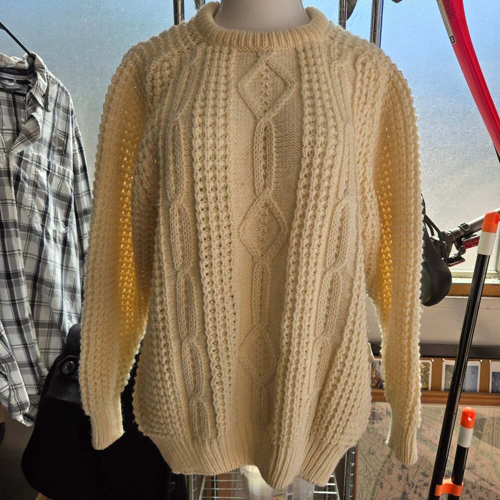 Kilkenny Irish Cable Knit Fisherman Sweater Size 44 Cream Wool